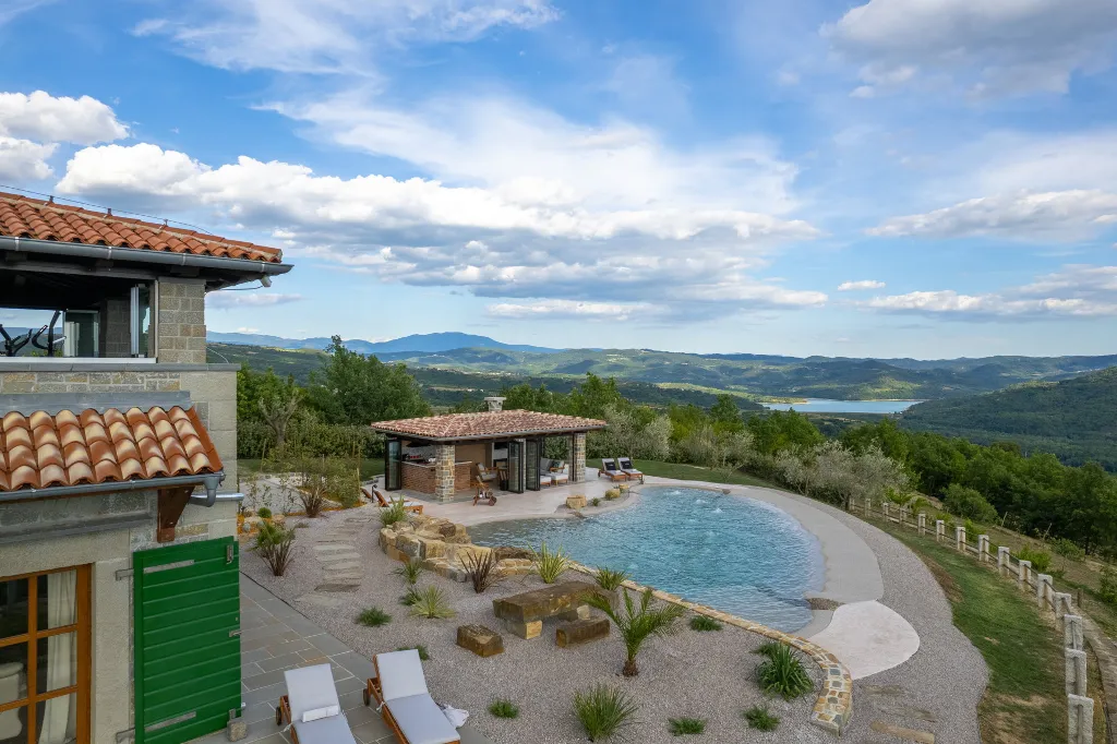 Contemporary Villa Retreat with Pool in Sovinjska Brda