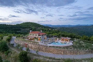 Contemporary Villa Retreat with Pool in Sovinjska Brda