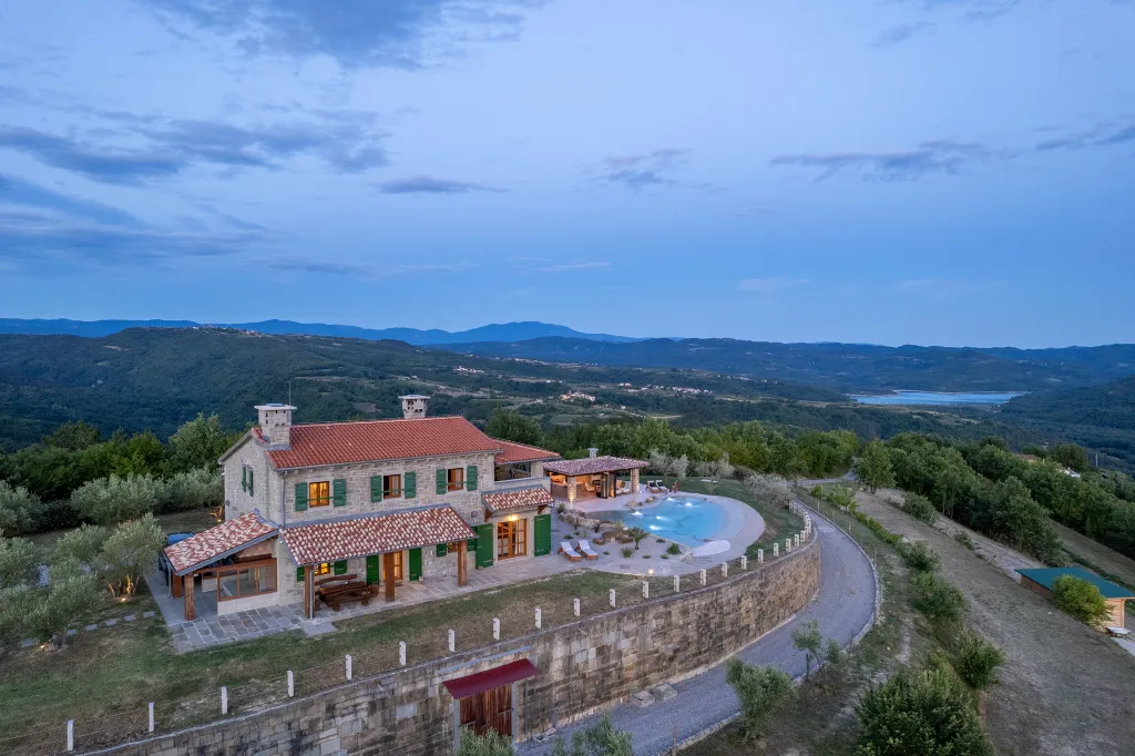 Contemporary Villa Retreat with Pool in Sovinjska Brda
