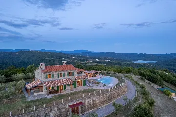 Contemporary Villa Retreat with Pool in Sovinjska Brda