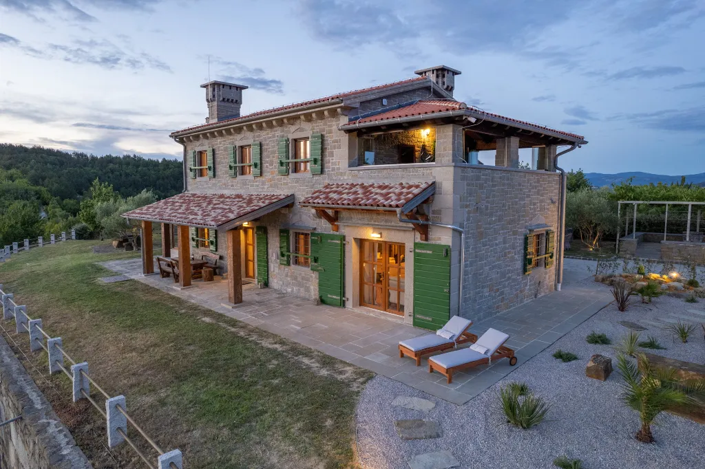 Contemporary Villa Retreat with Pool in Sovinjska Brda