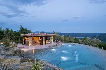 Contemporary Villa Retreat with Pool in Sovinjska Brda