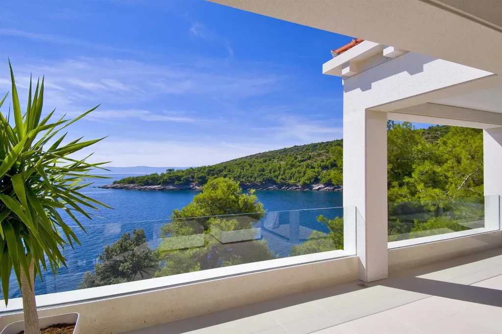 Seaside Villa Retreat with Pool in Selca