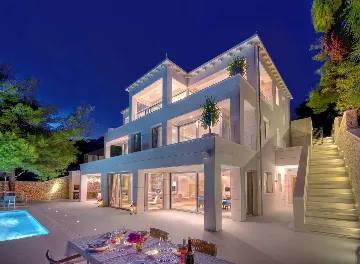 Seaside Villa Retreat with Pool in Selca