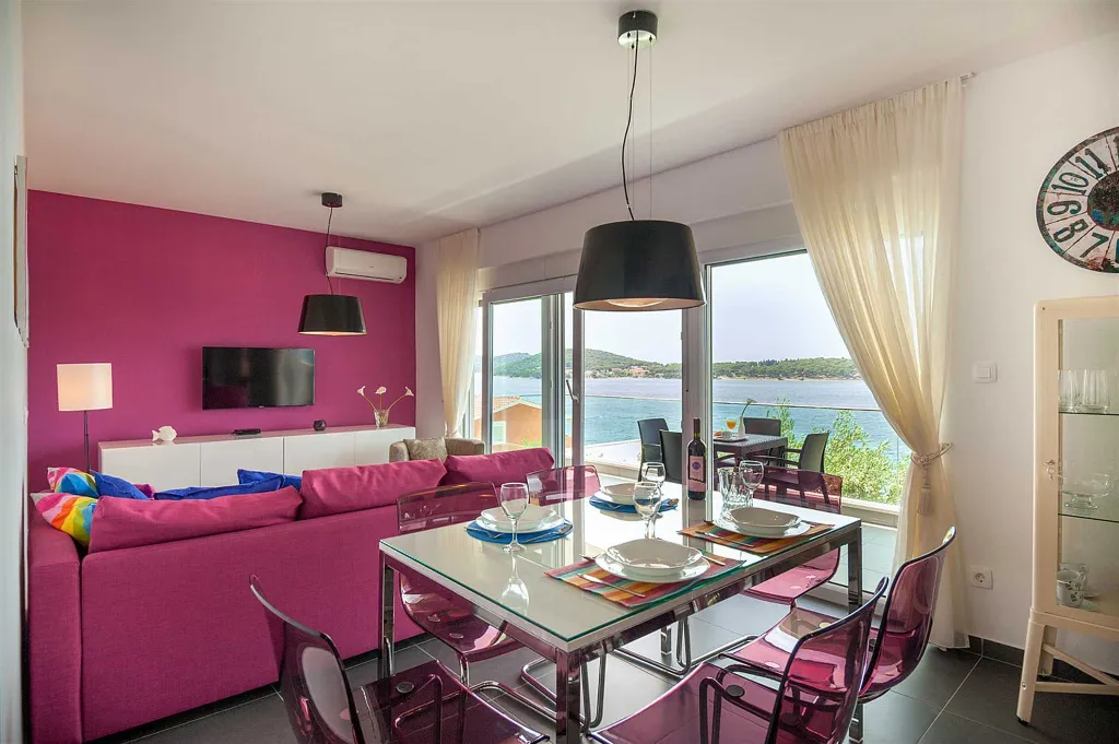 Contemporary Villa Retreat with Pool in Rogoznica