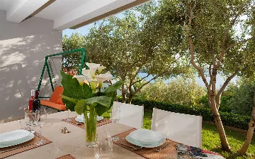 Contemporary Villa Retreat with Pool in Rogoznica