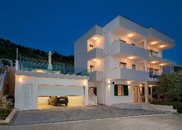 Contemporary Villa Retreat with Pool in Rogoznica