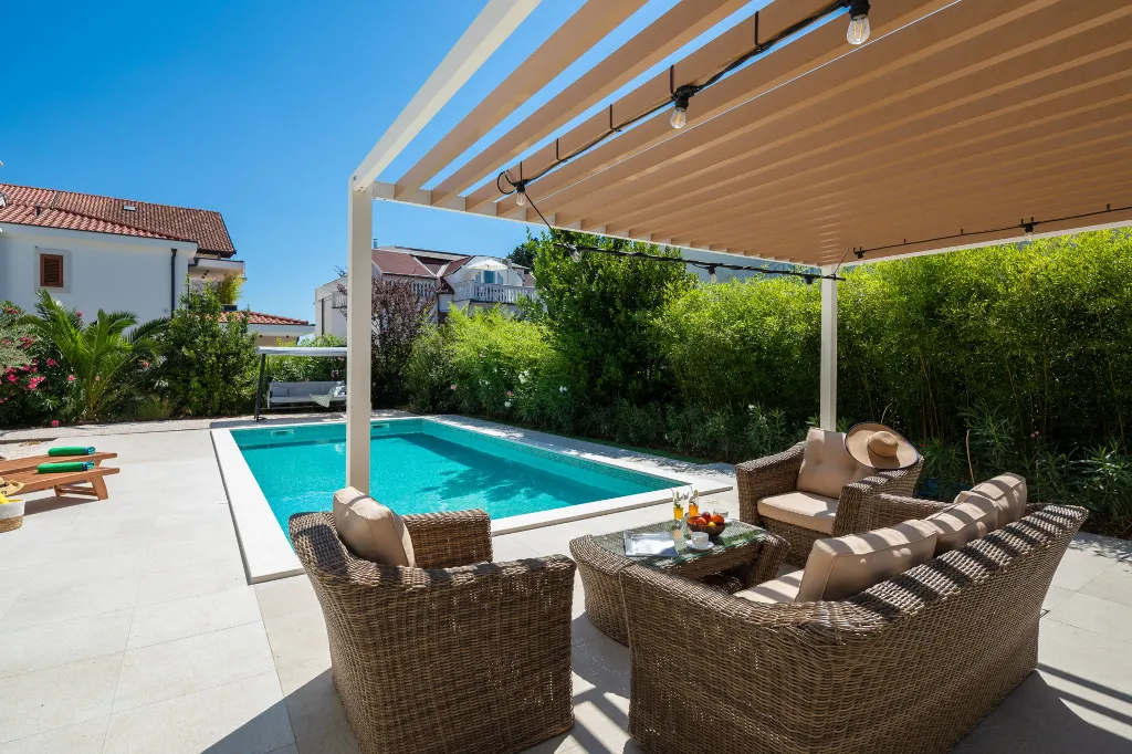 Modern Villa with Pool in Kaštel Stari