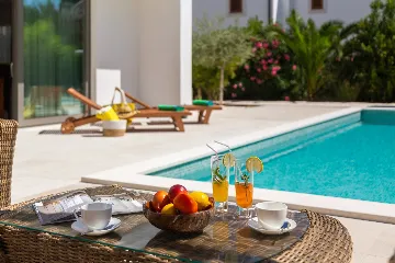 Modern Villa with Pool in Kaštel Stari