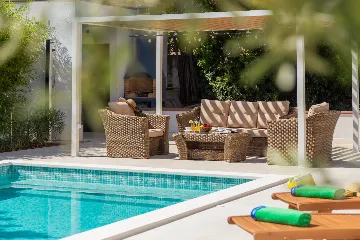 Modern Villa with Pool in Kaštel Stari