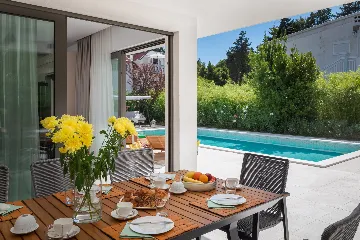Modern Villa with Pool in Kaštel Stari