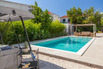 Modern Villa with Pool in Kaštel Stari