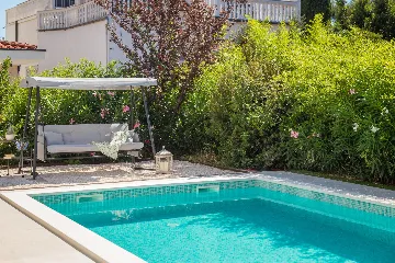 Modern Villa with Pool in Kaštel Stari