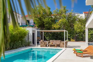Modern Villa with Pool in Kaštel Stari