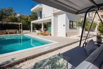 Modern Villa with Pool in Kaštel Stari