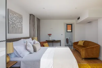 Modern Villa with Pool in Kaštel Stari