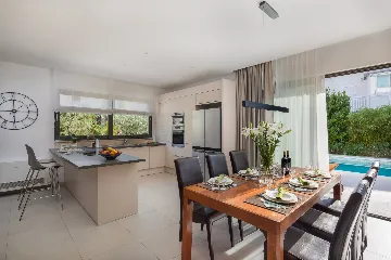 Modern Villa with Pool in Kaštel Stari