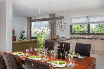 Modern Villa with Pool in Kaštel Stari