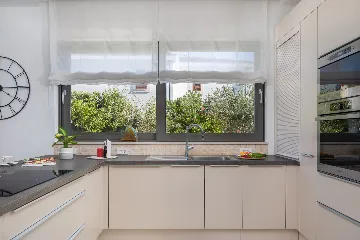 Modern Villa with Pool in Kaštel Stari