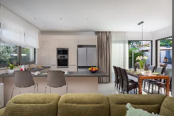 Modern Villa with Pool in Kaštel Stari