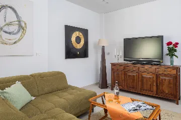 Modern Villa with Pool in Kaštel Stari