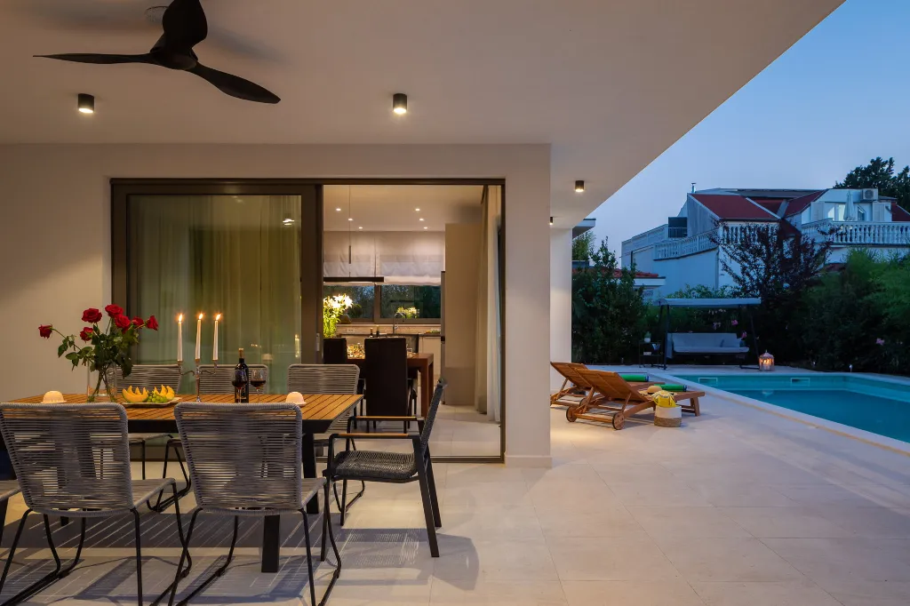 Modern Villa with Pool in Kaštel Stari