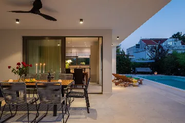 Modern Villa with Pool in Kaštel Stari