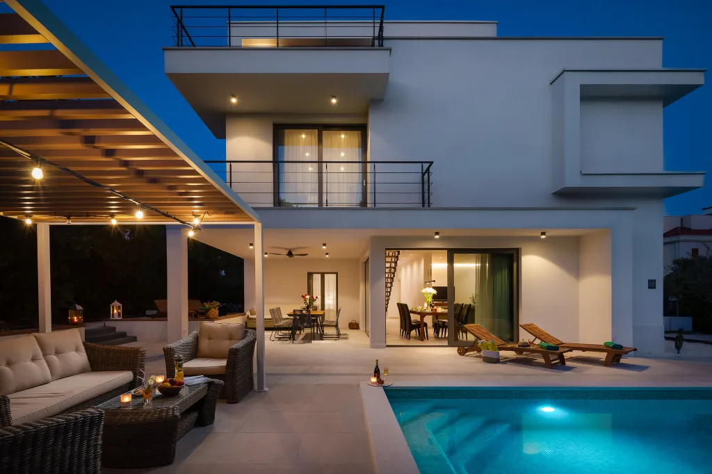 Modern Villa with Pool in Kaštel Stari