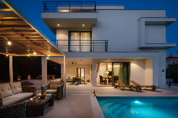 Modern Villa with Pool in Kaštel Stari