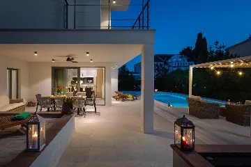 Modern Villa with Pool in Kaštel Stari