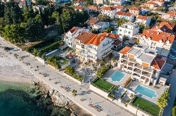 Modern Villa with Pool in Kaštel Stari