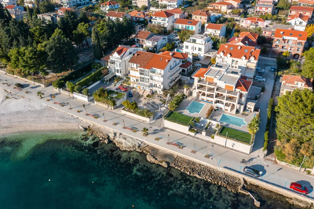 Modern Villa with Pool in Kaštel Stari