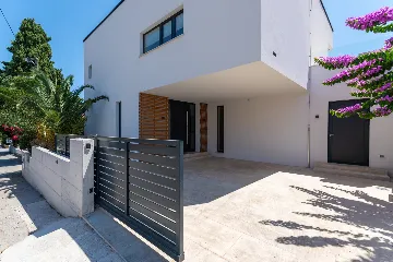Modern Villa with Pool in Premantura