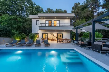 Modern Family Villa with Pool in Medulin
