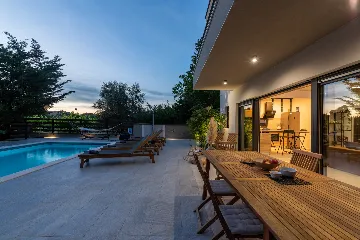 Modern Family Villa with Pool in Medulin