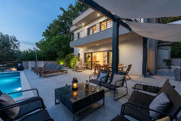 Modern Family Villa with Pool in Medulin