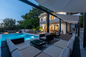 Modern Family Villa with Pool in Medulin