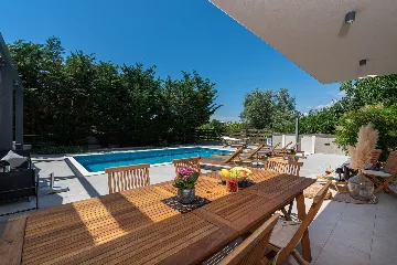 Modern Family Villa with Pool in Medulin