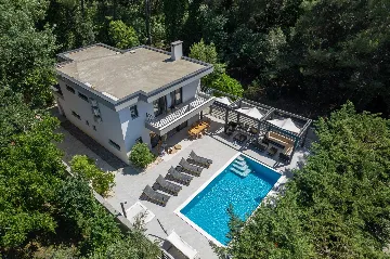 Modern Family Villa with Pool in Medulin