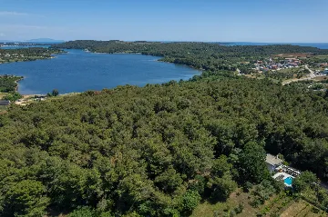 Modern Family Villa with Pool in Medulin