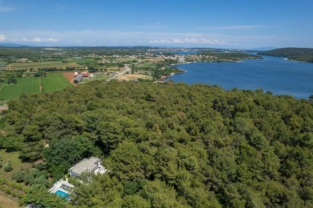 Modern Family Villa with Pool in Medulin