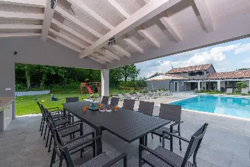 Spacious Villa with Pool in Barban