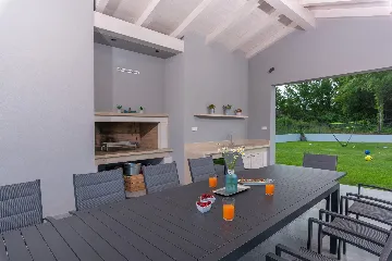 Spacious Villa with Pool in Barban