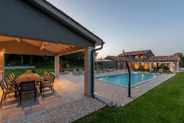 Spacious Villa with Pool in Barban