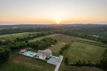 Spacious Villa with Pool in Barban