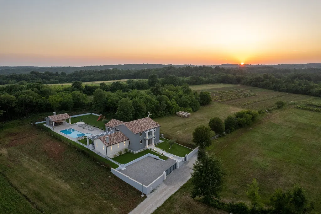 Spacious Villa with Pool in Barban