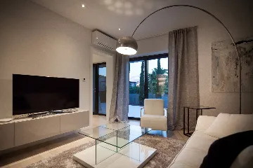 Modern 4-Bedroom Villa with Pool in Rovinj