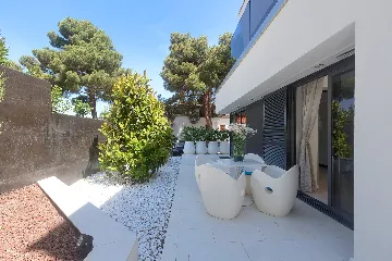 Modern 4-Bedroom Villa with Pool in Rovinj