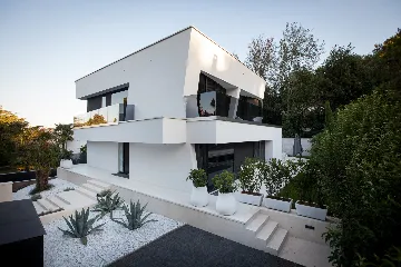 Modern 4-Bedroom Villa with Pool in Rovinj