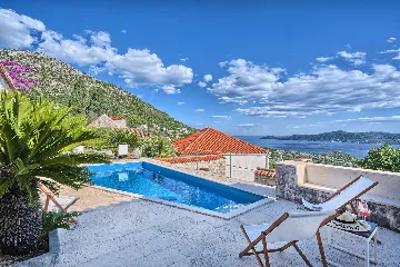 Private Pool Villa Retreat in Brsečine